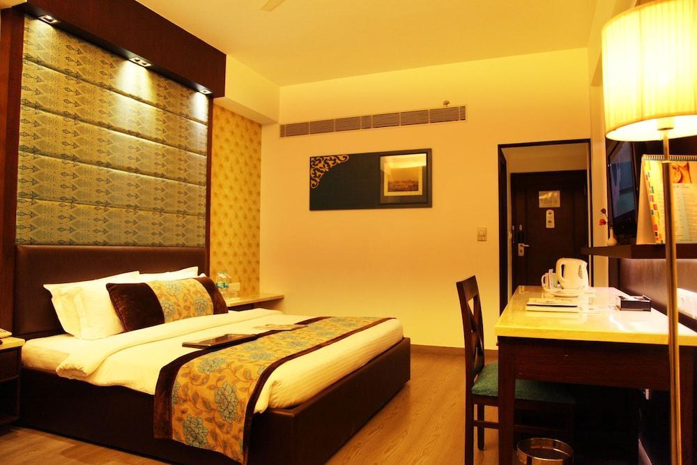 Country Inn & Suites Haridwār Exterior foto