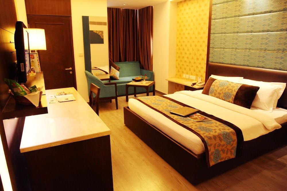 Country Inn & Suites Haridwār Exterior foto